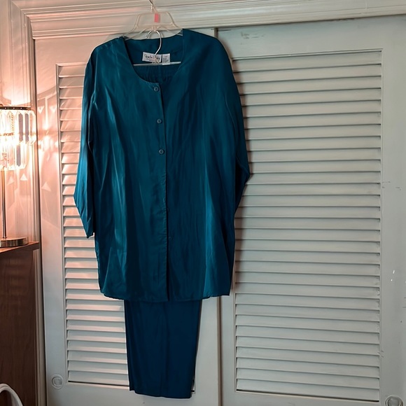 Diane Von Furstenberg Pants - Diane Furstenberg Silk pant suit